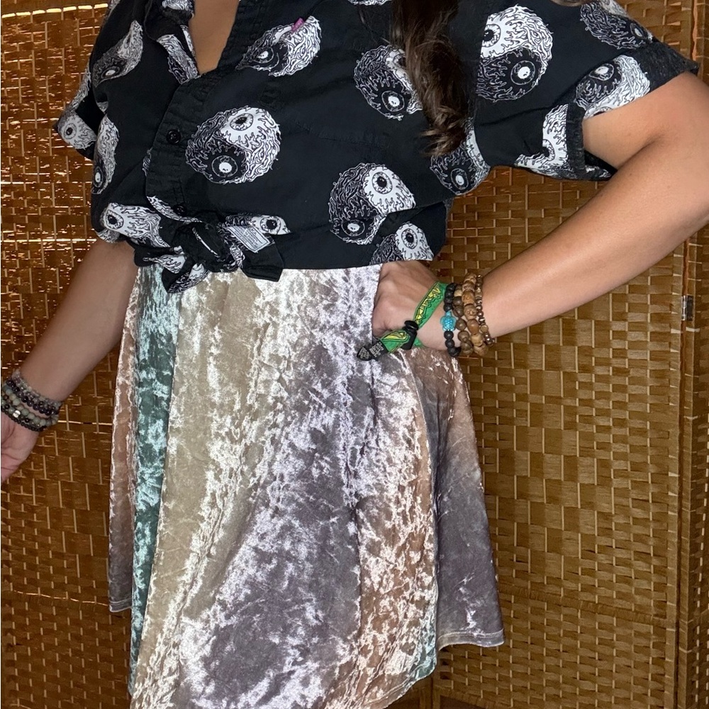 Black short sleeve button down Yin Yang Casual Button Down Shirt - Picture 6 of 9